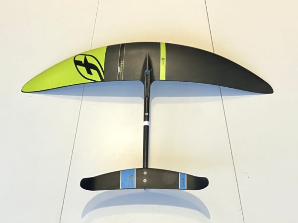 Gravity Carbon 2200 Plane.