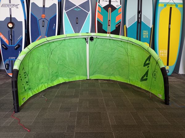 UNIK 4.4 kite ernyő + bar