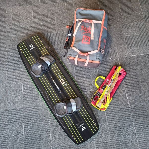 Komplett haladó kite szett: Bandit 12m2 2019 V.N. + Brunotti Hawk deszka + bar &amp; trapéz