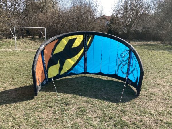 BANDIT 8 8m2 + BAR Tof.