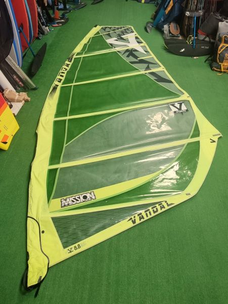 Mission 8.8 m2 használt windsurf vitorla