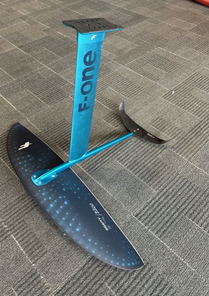 F-One Gravity FCT 2200 + Mast *