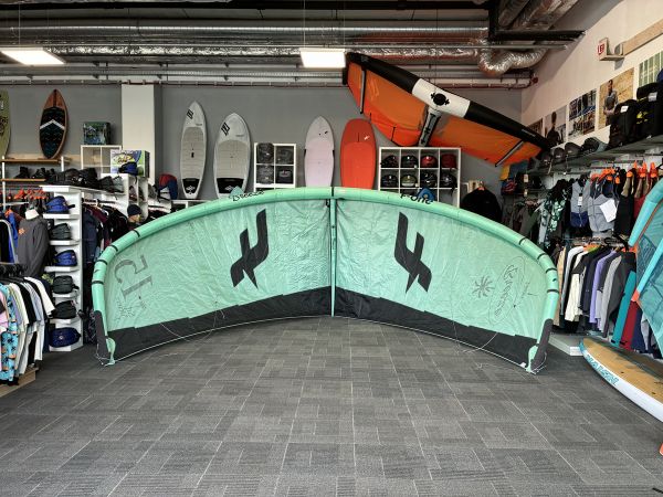 Breeze V4 15m2 K.D.
