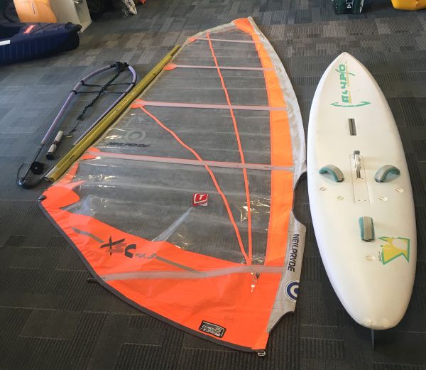 Calypso 170 L ws deszka + Neil Pryde 6.3 vitorlázat