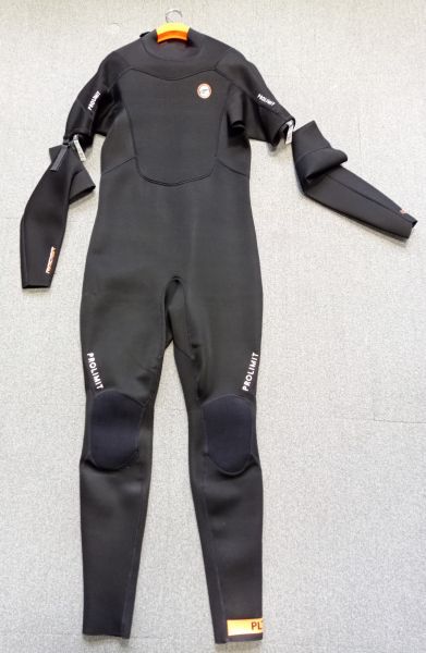 RAIDER Steamer 3/2 Removable Arms V-Backzip