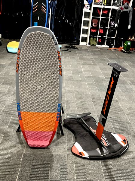 Hover 127L + Naish Thrust foil szett Mast 90cm