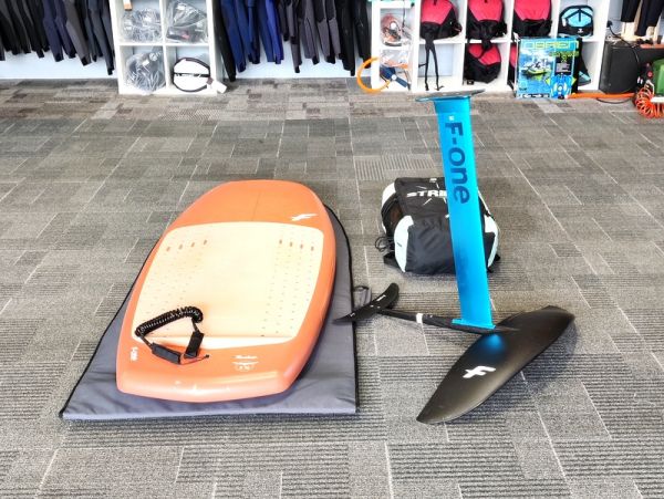 Rocket Wing ASC 5'10 110L + Gravity Carbon 1800 + Strike V3 5.5m2