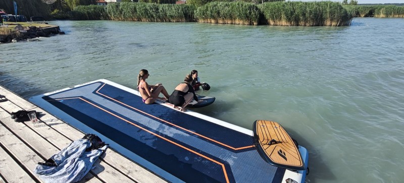 https://www.surfstation.hu/sup-kayak/sup-deszkak/uszosteg/