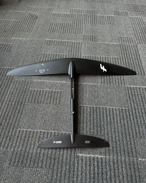 SK8 1050 Carbon plane